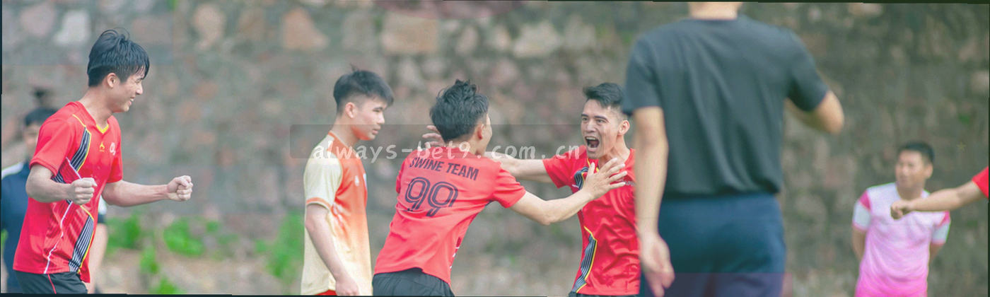 横向时间轴上等距排列的方形节点以细线相连，末端节点为电光青，表示每周二的固定发布节奏